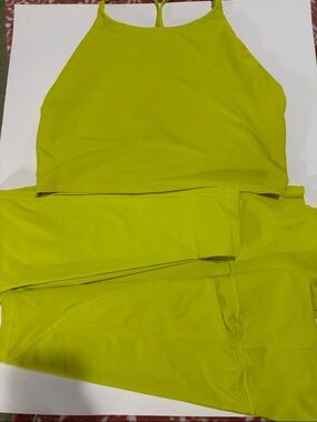 Old Navy Active Neon Yellow 3Pc Sports workout outfit.